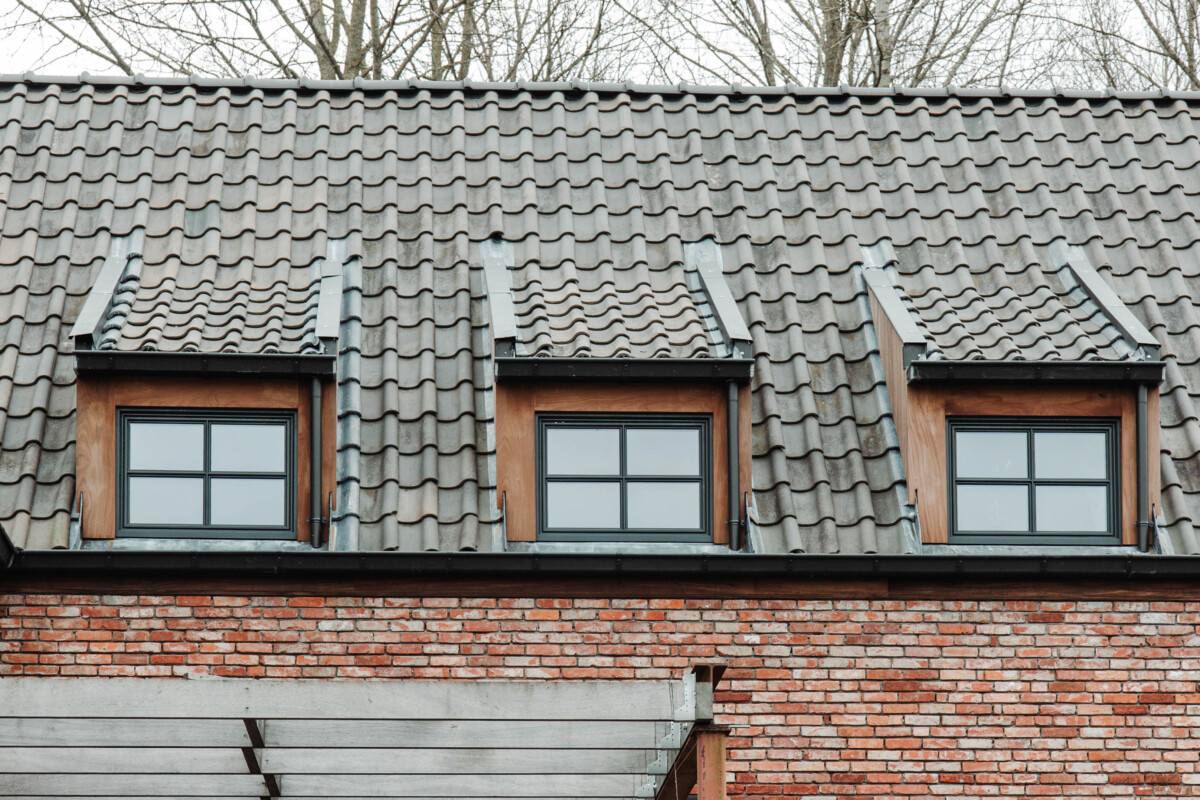 Ramen op maat geïntegreerd in dakkapellen voor perfecte pasvorm en afwerking
