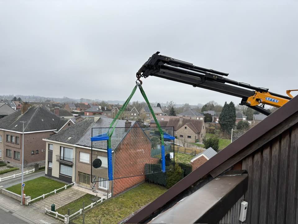 plaatsing aluminium schuifraam door DRJ montageploeg